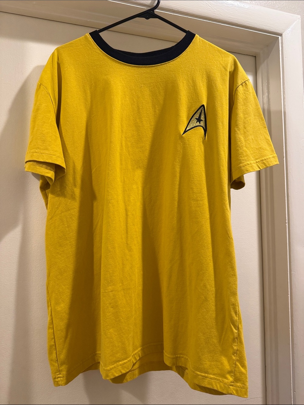 Star Trek Yellow Captain Kirk XL  shirt